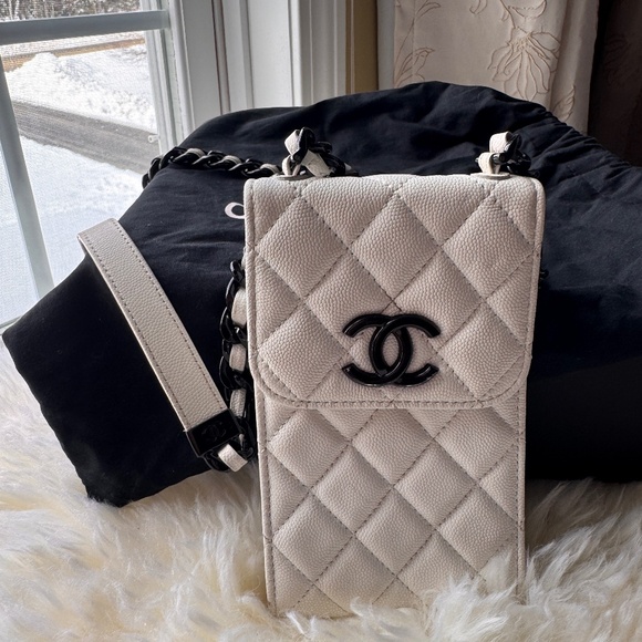 CHANEL Handbags - Chanel phone bag
